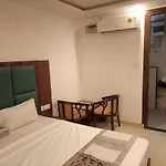 Hotel Tark Inn Near Igi Airport