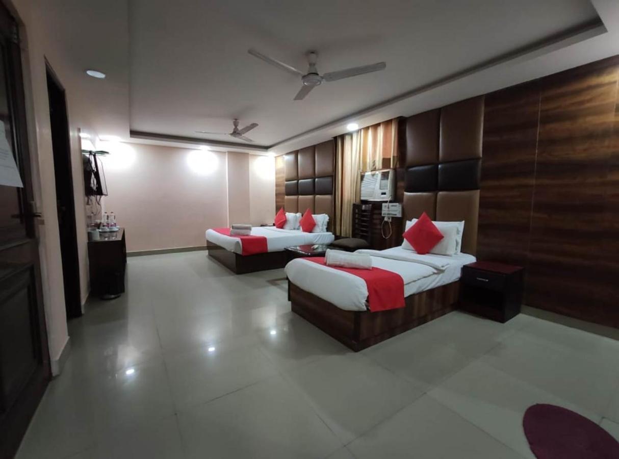 Guest house Hotel Tark Inn Near Igi Airport 4*