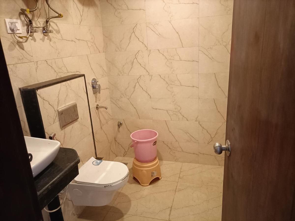 Hotel Tark Inn Near Igi Airport Guest house