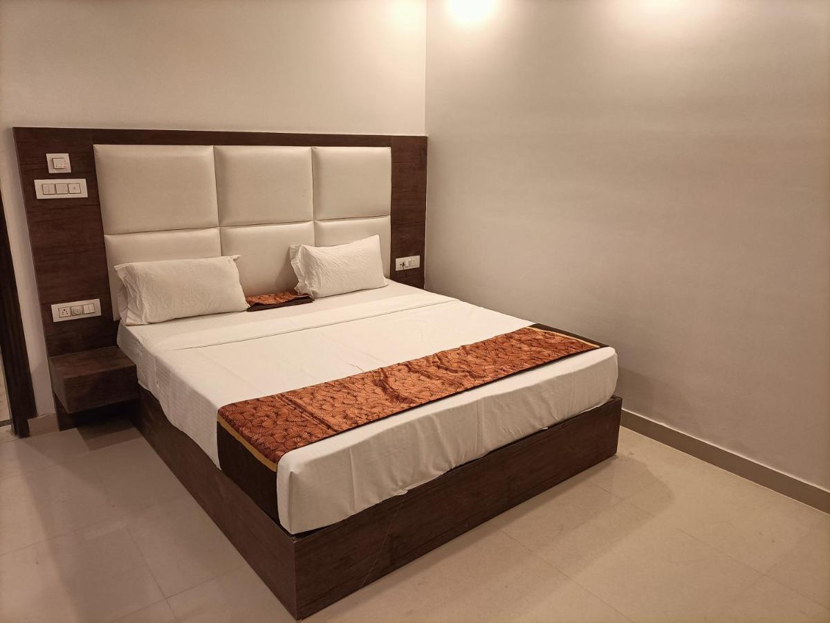 Hotel Tark Inn Near Igi Airport 4*