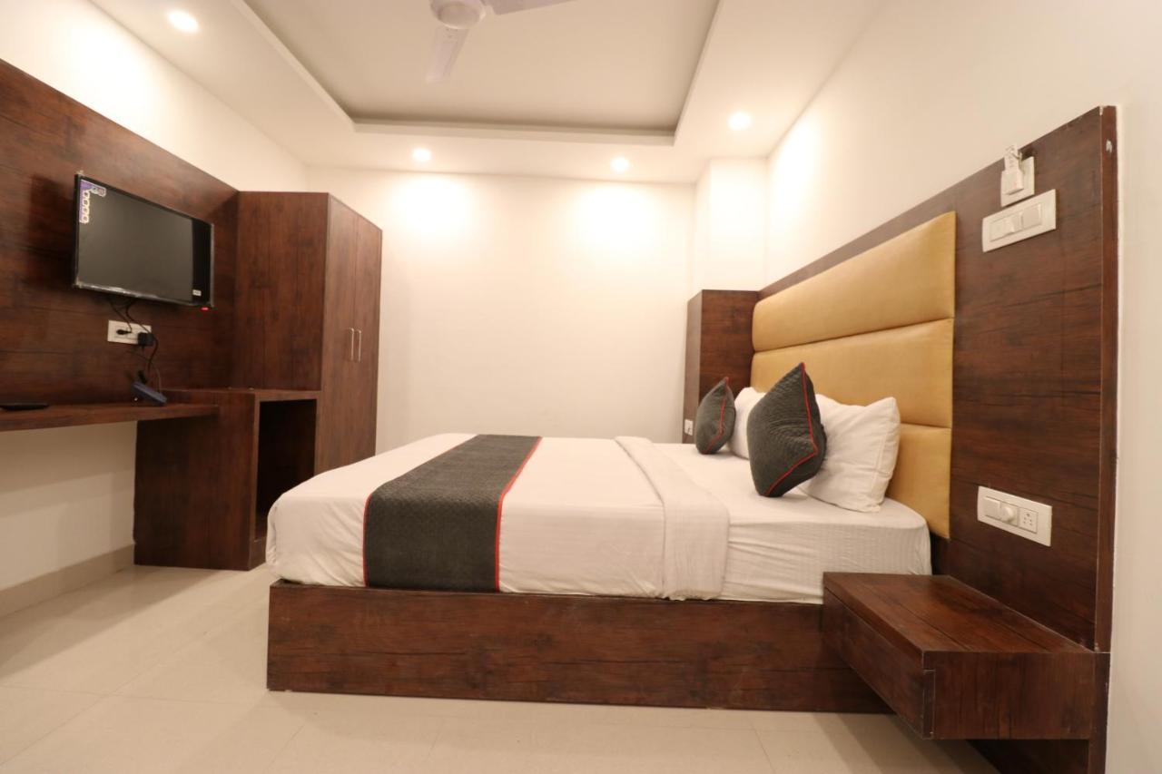 Guest house Hotel Tark Inn Near Igi Airport